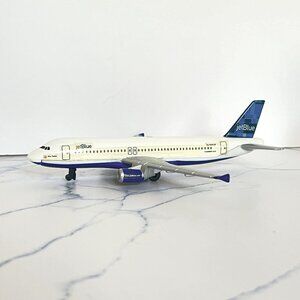 JetBlue Airline A320 Adult Model Airplane on Wheels Collectible
